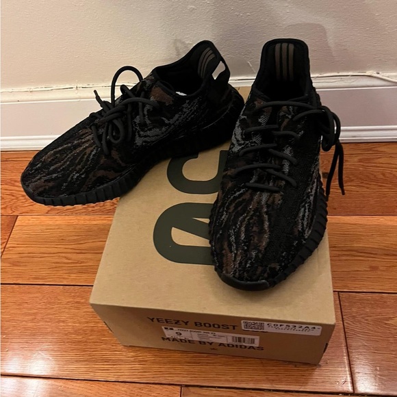Yeezy Boost 350 V2